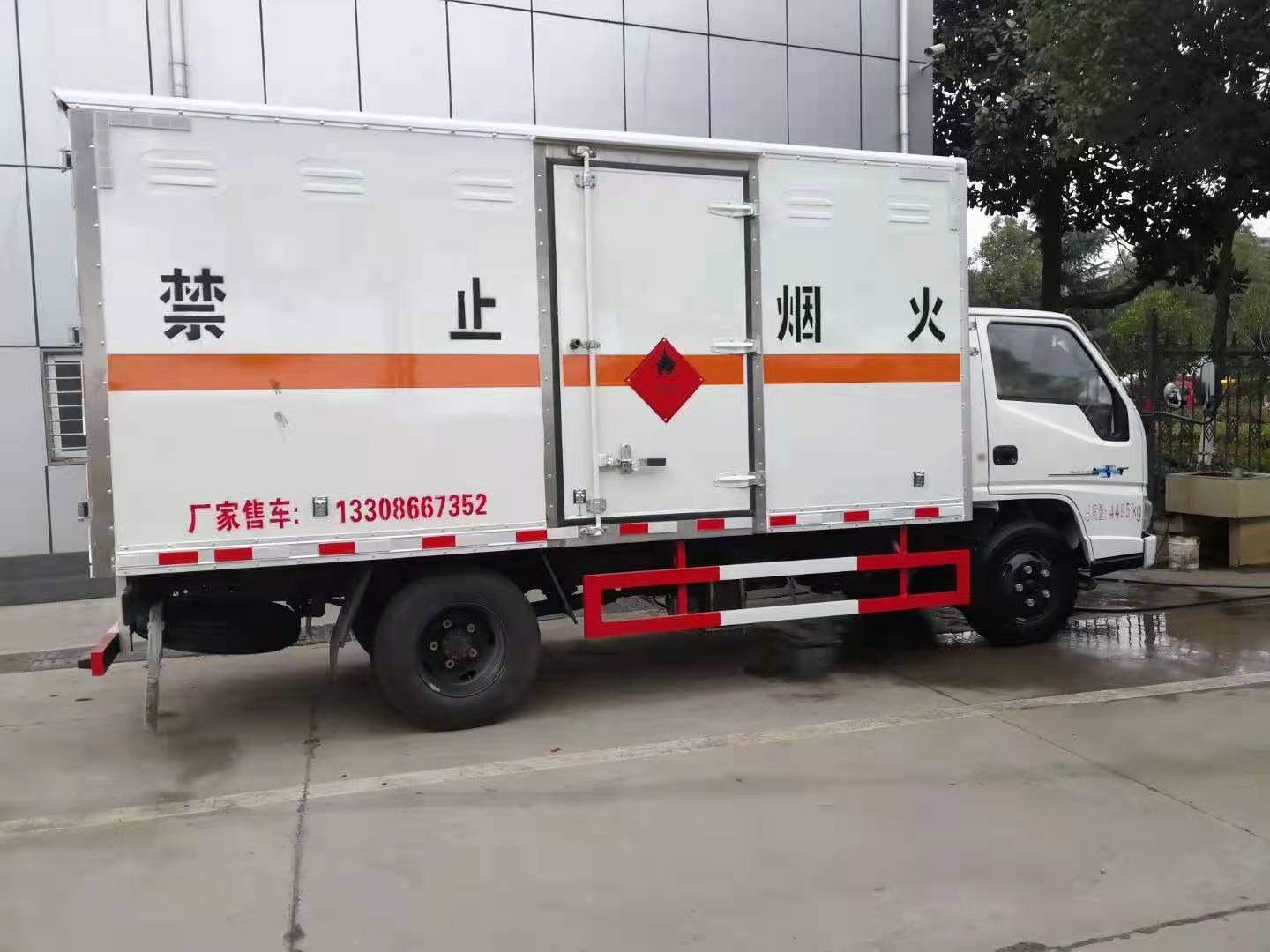 ?；穾竭\(yùn)輸車(chē)